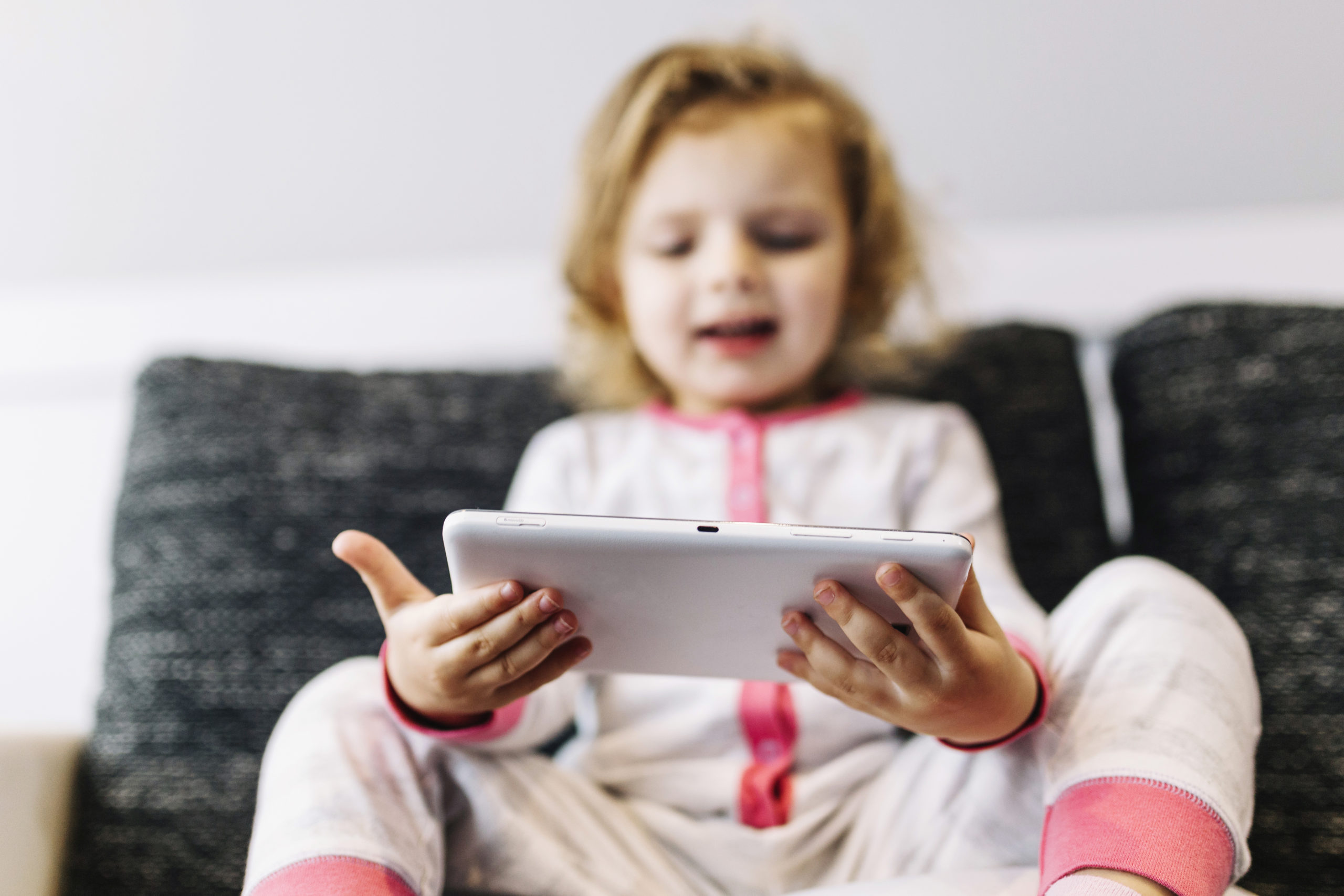 AS MENINAS QUE FORAM PARA O FUTURO NA NOVA ATUALIZAÇÃO DE